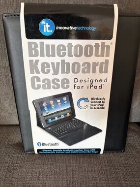 Innovative Technology Bluetooth Keyboard Case for iPad - Black